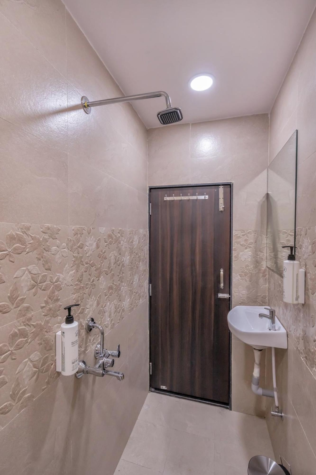 Myspace Hotel Shree Vaibhav Nagpur Exteriör bild