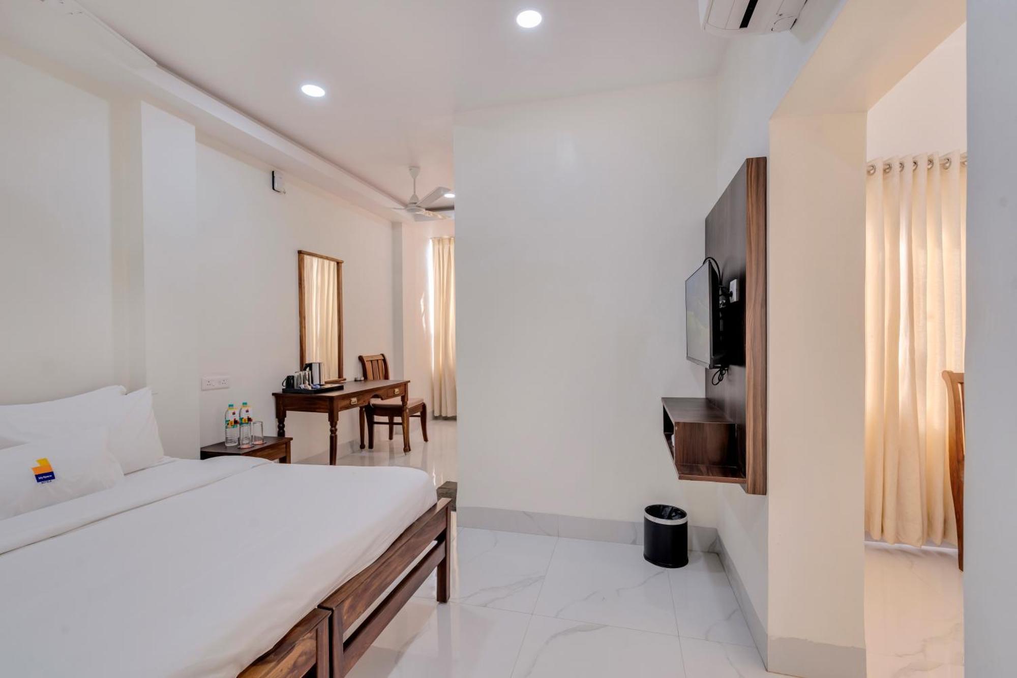 Myspace Hotel Shree Vaibhav Nagpur Exteriör bild