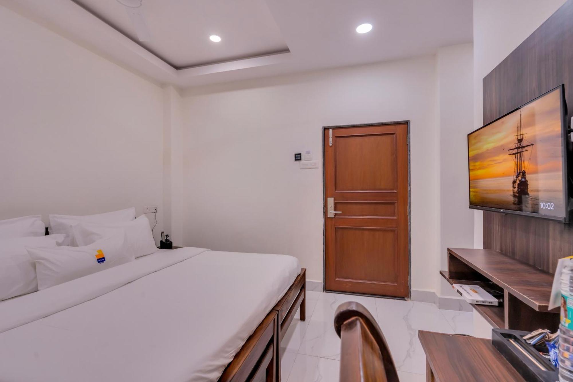 Myspace Hotel Shree Vaibhav Nagpur Exteriör bild
