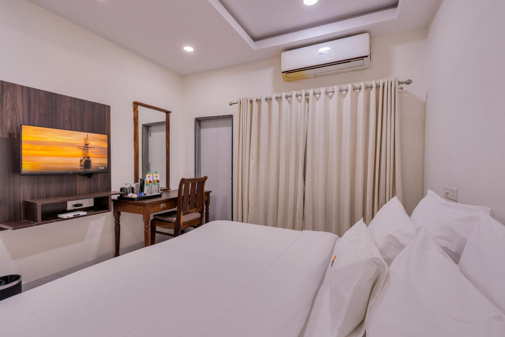 Myspace Hotel Shree Vaibhav Nagpur Exteriör bild